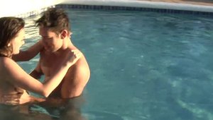 Loud sex escorted by amateur Tori Black