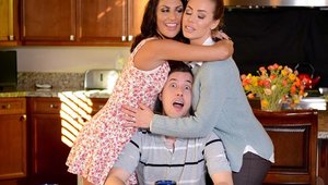 RealWifeStories.com: Nicole Aniston is huge tits blonde haired