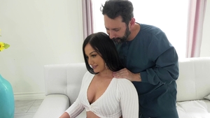 3rd Degree: Cuckolds Watch as Wives Take Open Mouth Facials