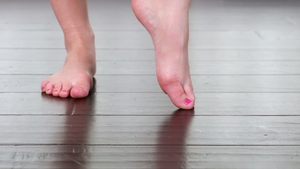 Black Meat White Feet: Dripping Oil on Tiny Feet